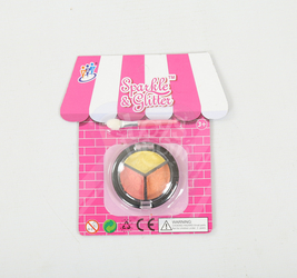 Косметика на листе.