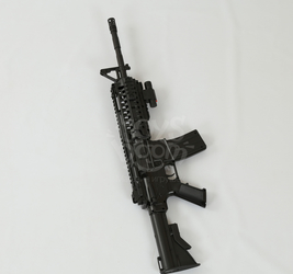 Автомат с пулями в коробке. 