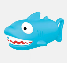 Водный пистолет в виде акулы.